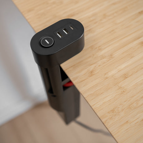 MD833 Klemmbare Steckdosenleiste mit USB - C PD 20W & 2x USB - A QC 18W | 3x Steckdosen | 3m Kabel - FeinTech