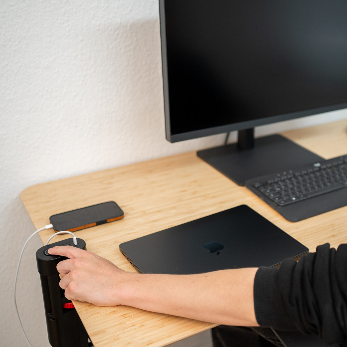 MD833 Klemmbare Steckdosenleiste mit USB - C PD 20W & 2x USB - A QC 18W | 3x Steckdosen | 3m Kabel - FeinTech