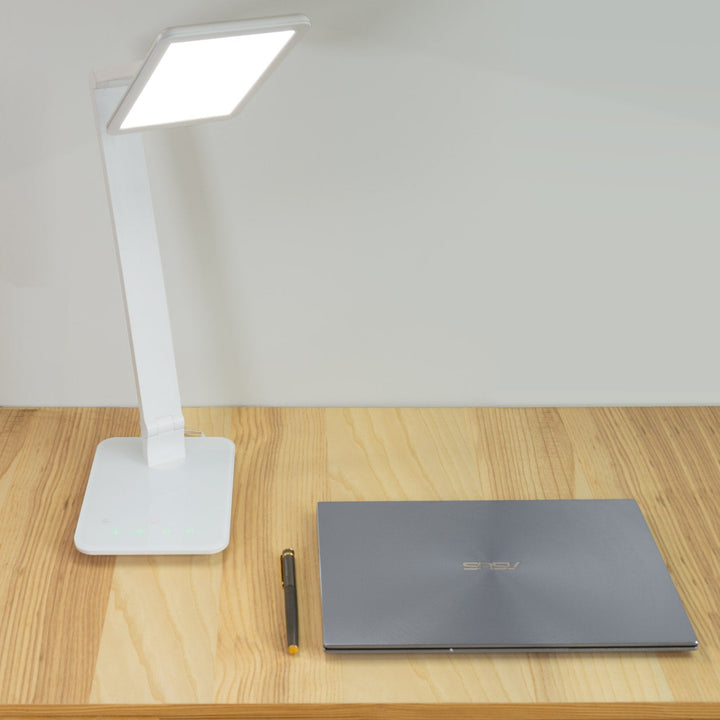 LTL00100 LED Schreibtischlampe mit USB und großer Leuchtfläche - FeinTech